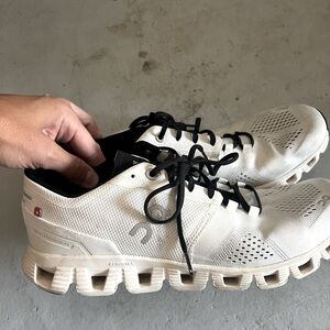 Women’s Oncloud sneakers